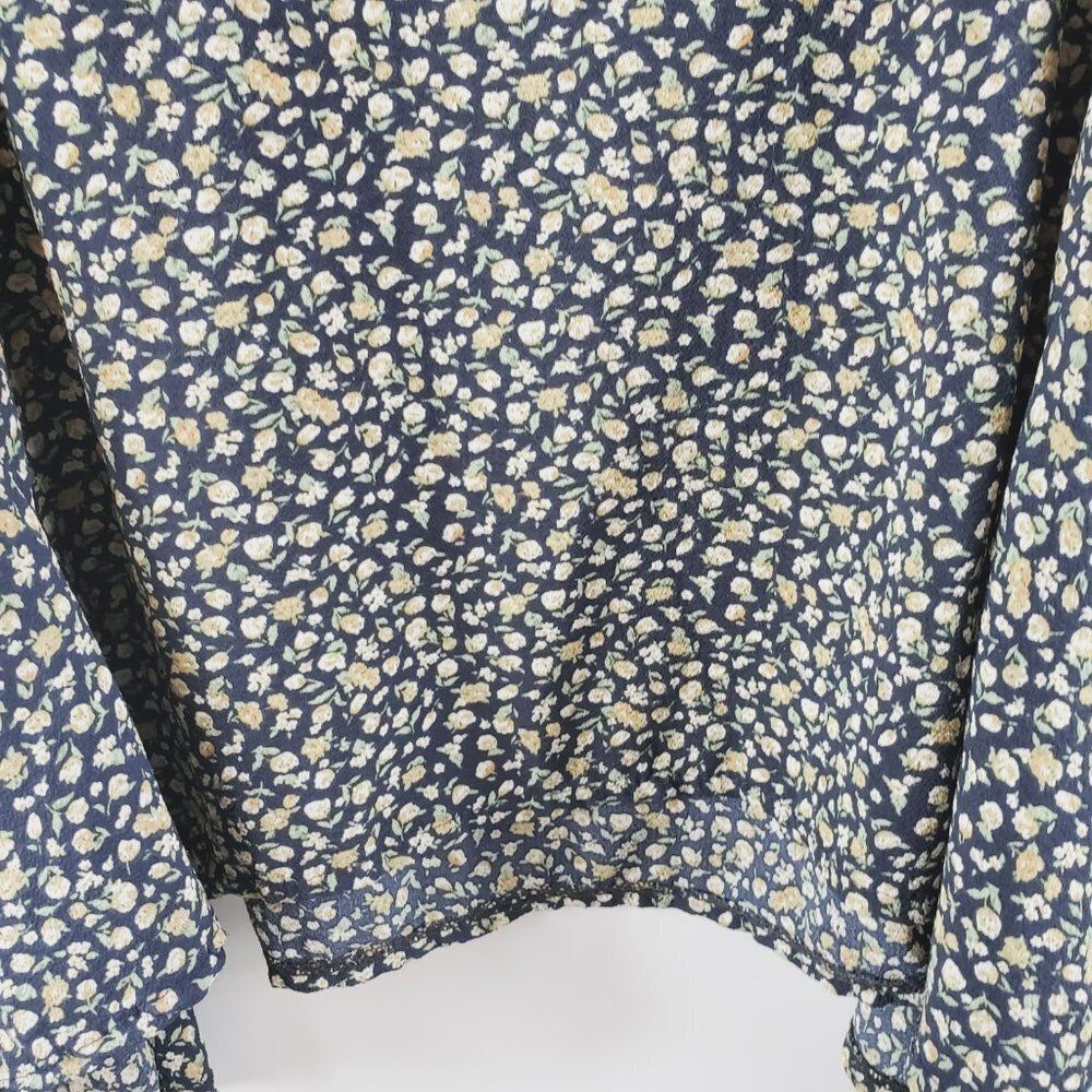 Asymmetrical Navy Floral Cold Shoulder Top + Short Billowy Ruffled Sleeves Sz S - Picture 7 of 12